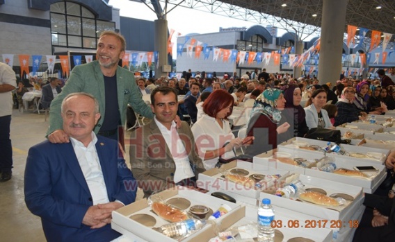 Ak Parti Gebze'de 2000 kişi ile İftarda Buluştu