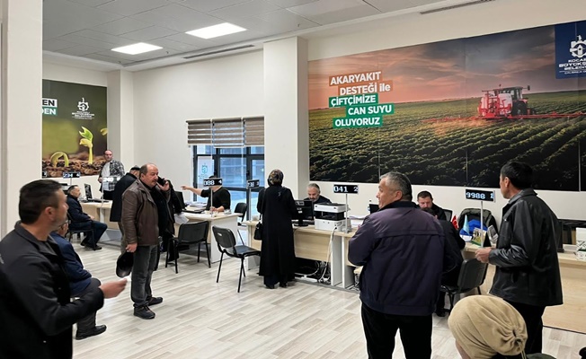 Büyükşehir’in gübre desteğine üreticilerden yoğun ilgi