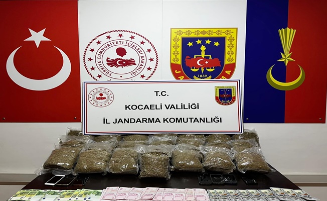 Kocaeli Jandarmadan uyuşturucu baskını! 23 kilo bonzai...