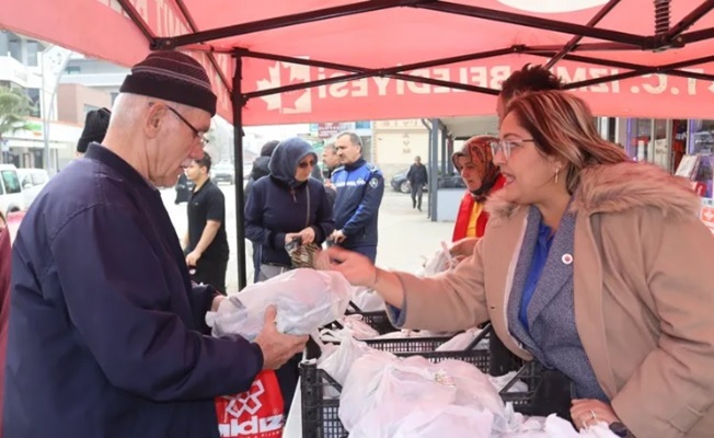 İzmit ürettiklerini paylaşmayı sürdürüyor