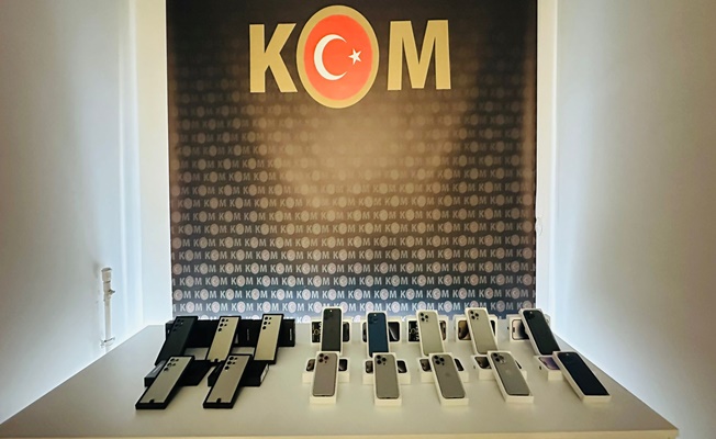Kocaeli'de 1.5 milyon TL değerinde kaçak cep telefonu ele geçirildi
