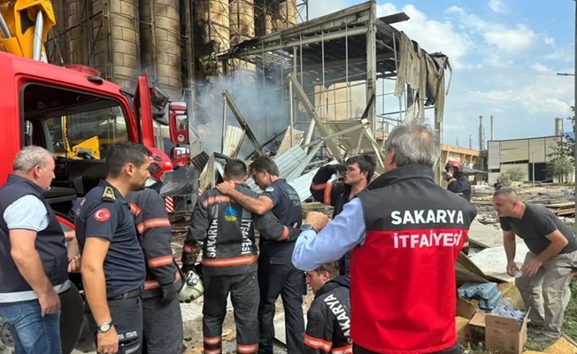 Sakarya makarna fabrikasında patlama! Yangın kontrol altında