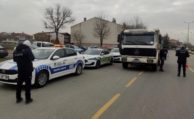 Sakarya'da 'ağır tonajlı' araçlar denetlendi