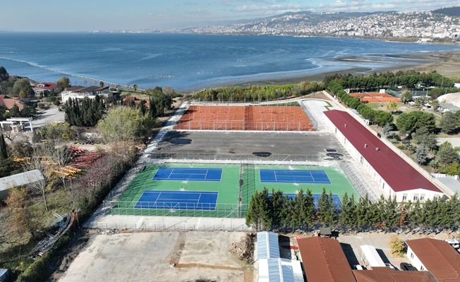 Büyükşehir’in İzmit Tenis Merkezinde sona doğru