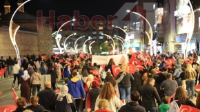 Gebze'de Cumhuriyet Bayramı Coşkusu Fener Alayı İle Dolu Dolu Yaşandı